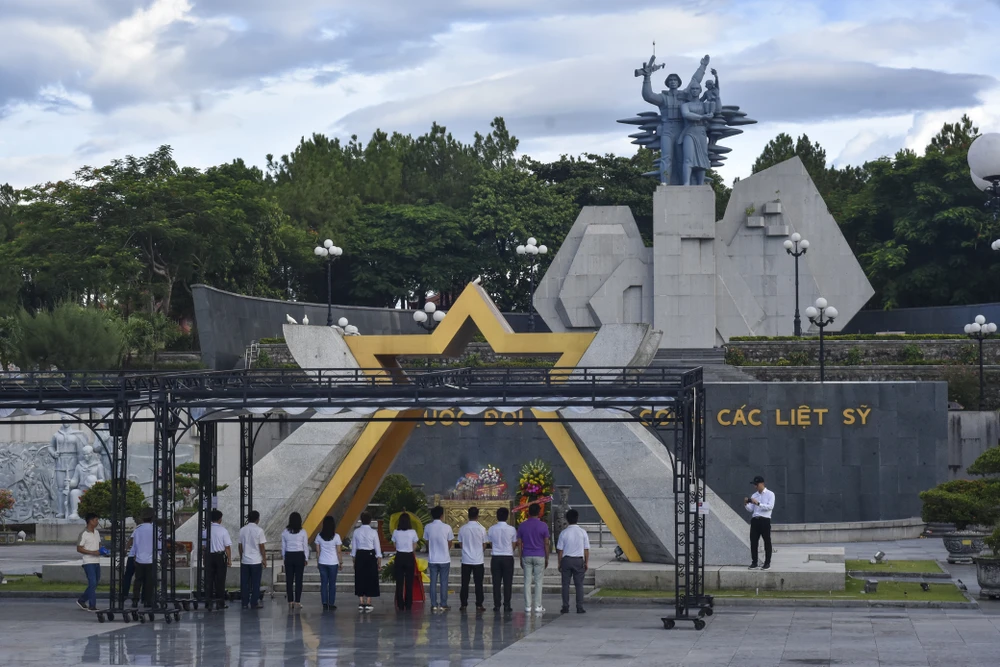 nghĩa trang liệt sĩ quốc gia đường 9