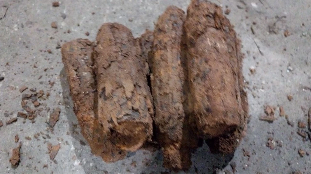 Phát hiện 8 quả đạn