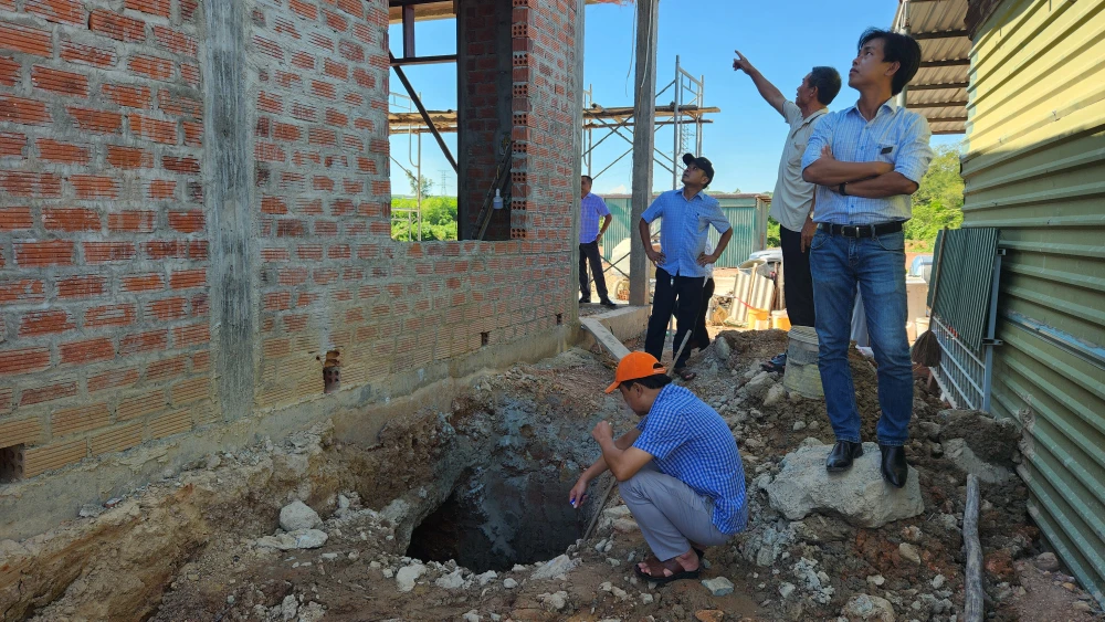 Khu tái định cư cao tốc