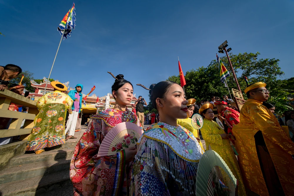 dac-sac-le-hoi-dien-hue-nam-o-hue (7).jpg