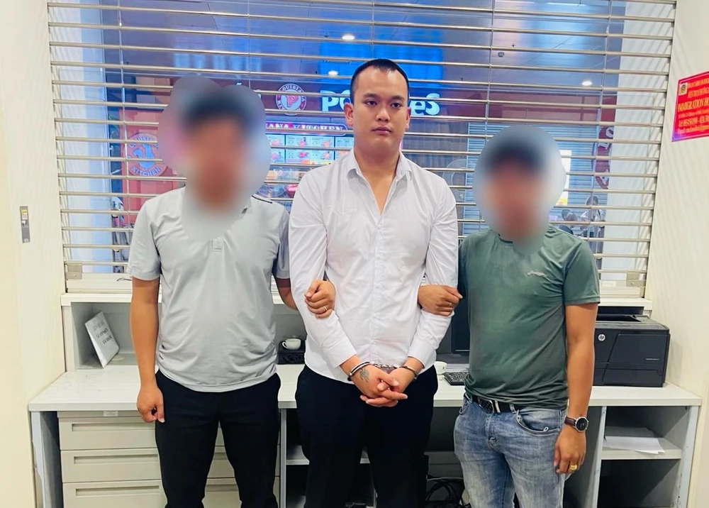 Nguyễn Thành Đạt bị bắt khi nhập cảnh từ Nhật Bản về Việt Nam về hành vi “Bắt, giữ người trái pháp luật”.