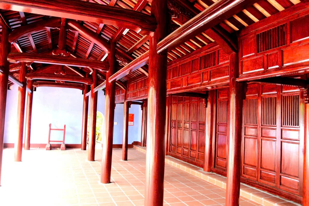 can-canh-dinh-lang-co-o-hue-sau-1-nam-trung-tu (15).jpg