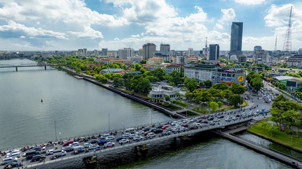 dong-nghet-du-khach-tham-quan-di-tich-hue-trong-ngay-quoc-khanh-2-9 (4).jpg