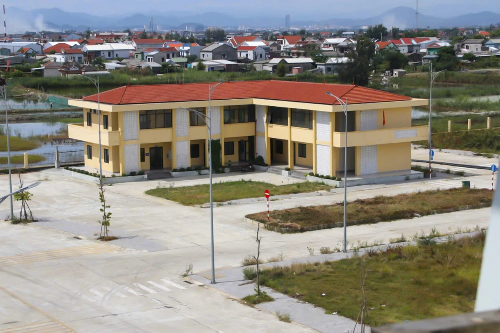 chum-anh-xay-xong-gan-1-nam-cang-ca-o-hue-van-chua-duoc-cong-bo-mo-cang (11).jpg