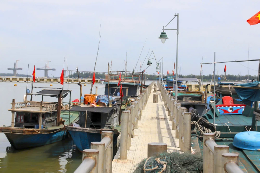 chum-anh-xay-xong-gan-1-nam-cang-ca-o-hue-van-chua-duoc-cong-bo-mo-cang (14).jpg