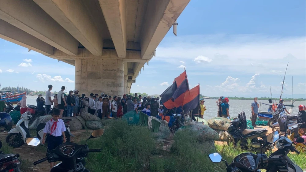 Nhảy sông Thạch Hãn tự tử