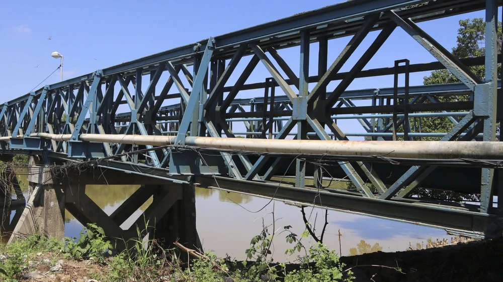 cay-cau-doc-dao-ket-noi-oc-dao-hon-4-000-nguoi-o-hue-xuong-cap (10).jpg