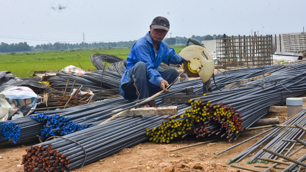 can-canh-con-duong-duoc-nguoi-dan-quang-tri-mong-cho-truoc-nguy-co-cham-tien-do (15).jpg