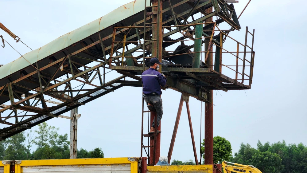 thao-diem-nghen-cuoi-cung-tren-cao-toc-van-ninh-cam-lo-doan-qua-quang-tri (15).jpg