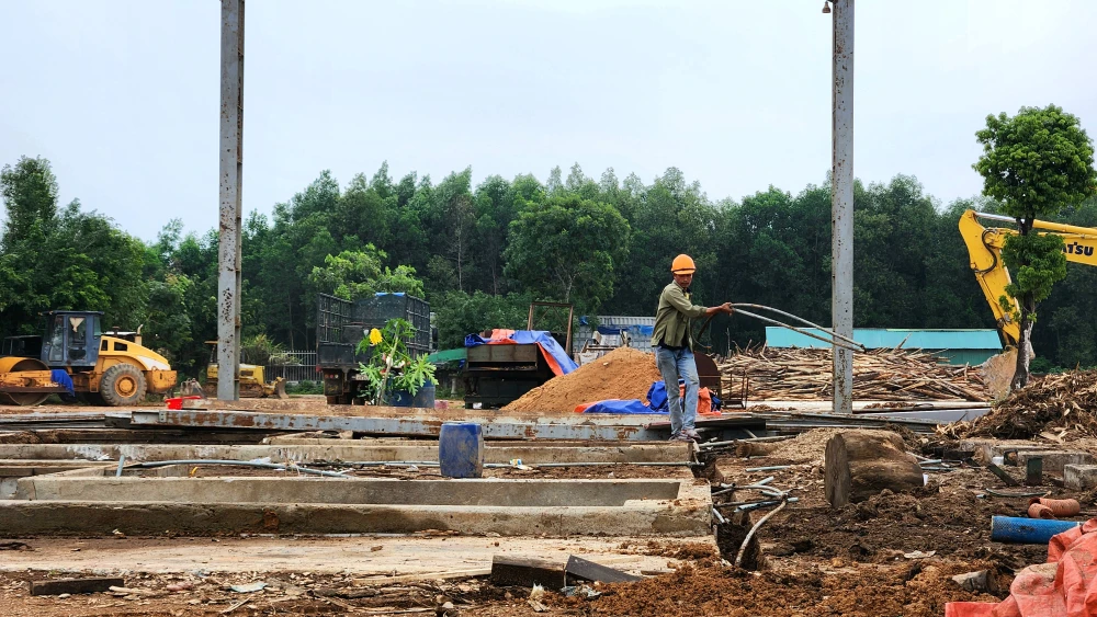 thao-diem-nghen-cuoi-cung-tren-cao-toc-van-ninh-cam-lo-doan-qua-quang-tri (17).jpg