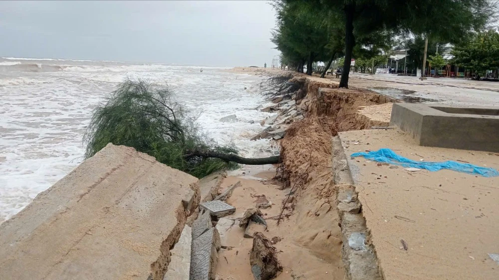 Sạt lở bất thường