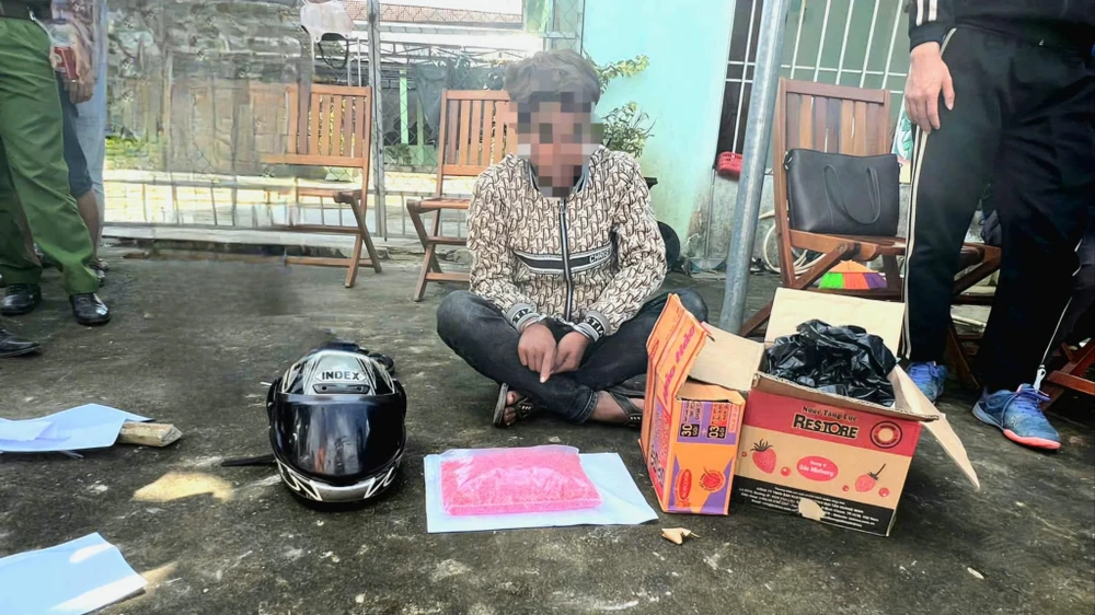 vận chuyển 18.000 viên ma túy