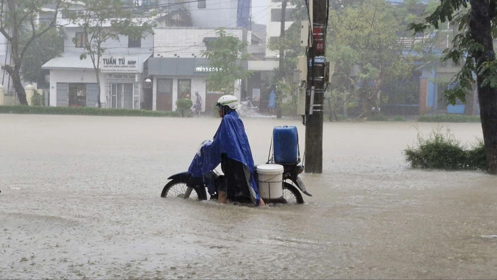 du-bao-mua-den-500mm-lu-tren-song-huong-co-the-den-bao-dong-3 (2).jpg