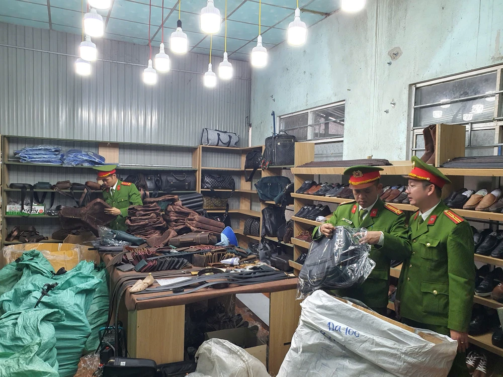 Túi xách giả mạo thương hiệu GUCCI