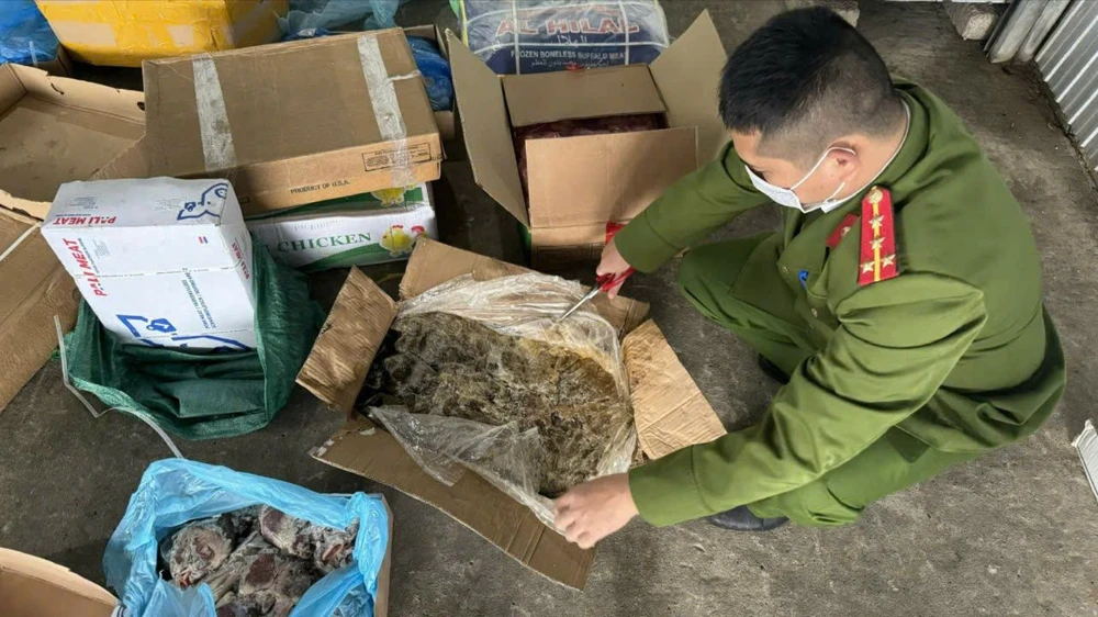 Bốc mùi hôi thối