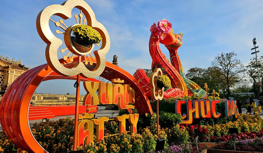 ngam-cap-linh-vat-ran-o-hue (14).jpg