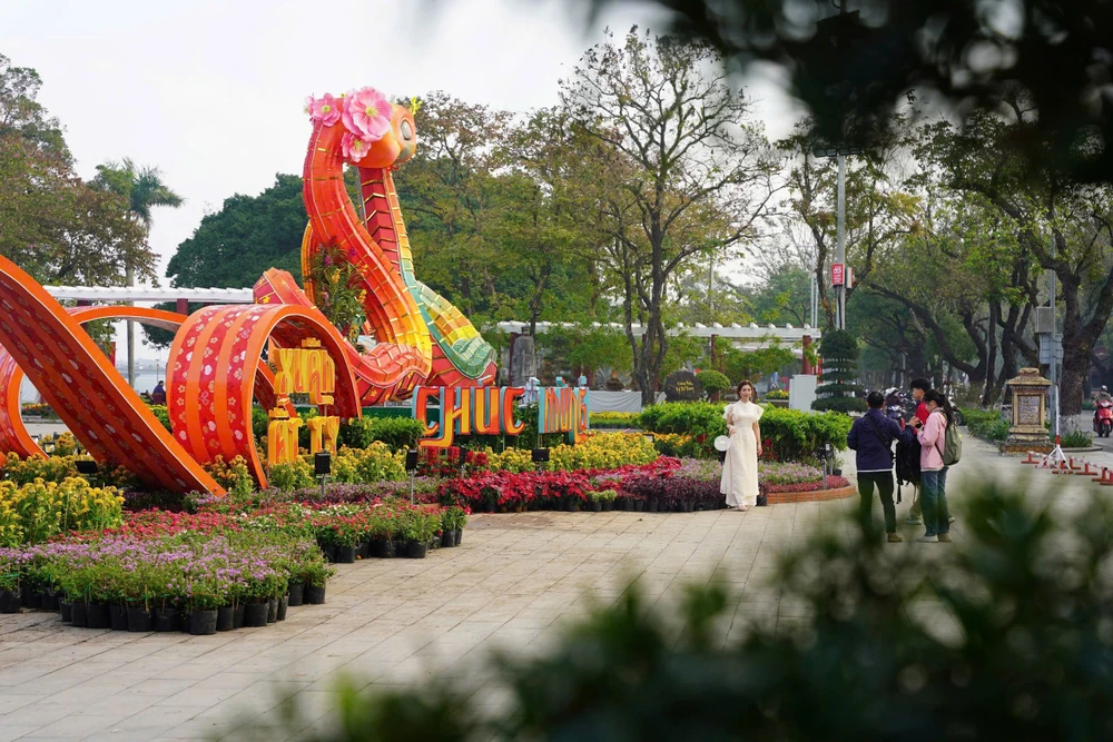 ngam-cap-linh-vat-ran-o-hue (24).jpg