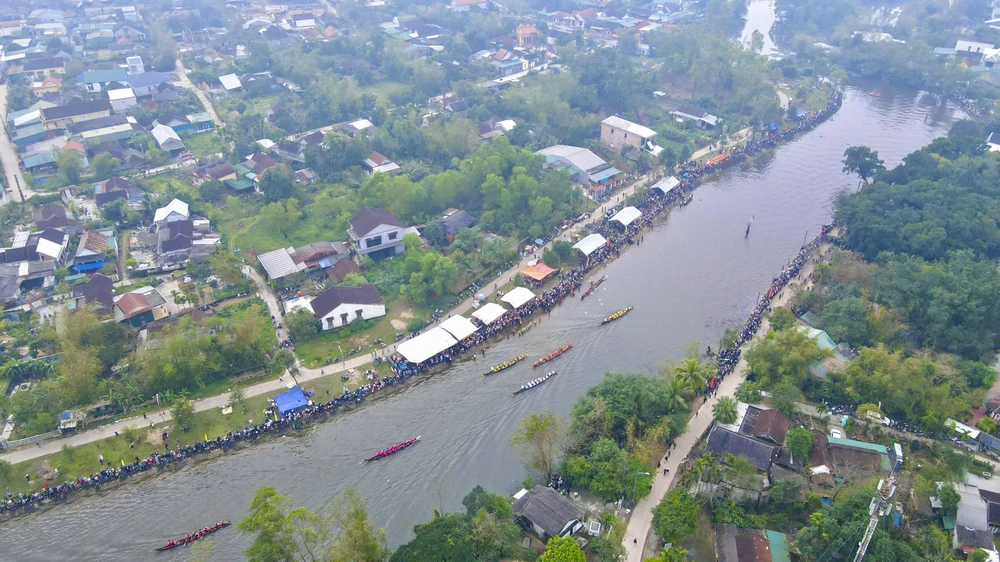 tranh tài đầu xuân