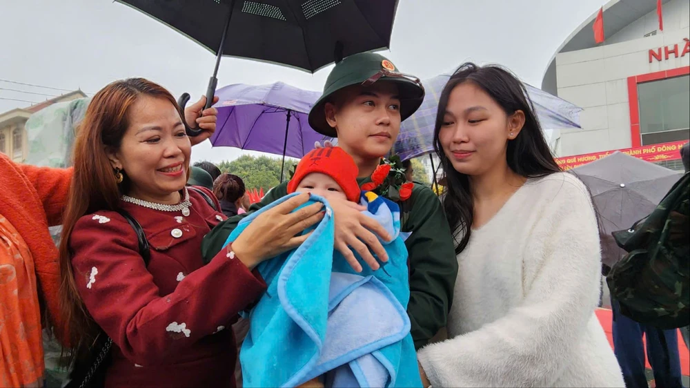 lên đường nhập ngũ