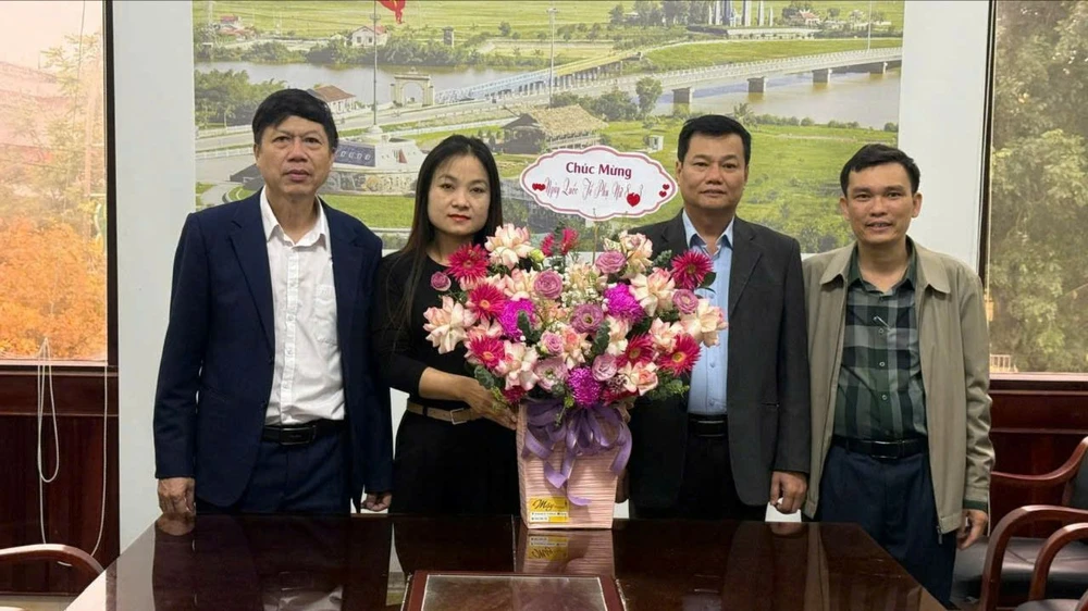 chỉ gặp 1 nhân viên