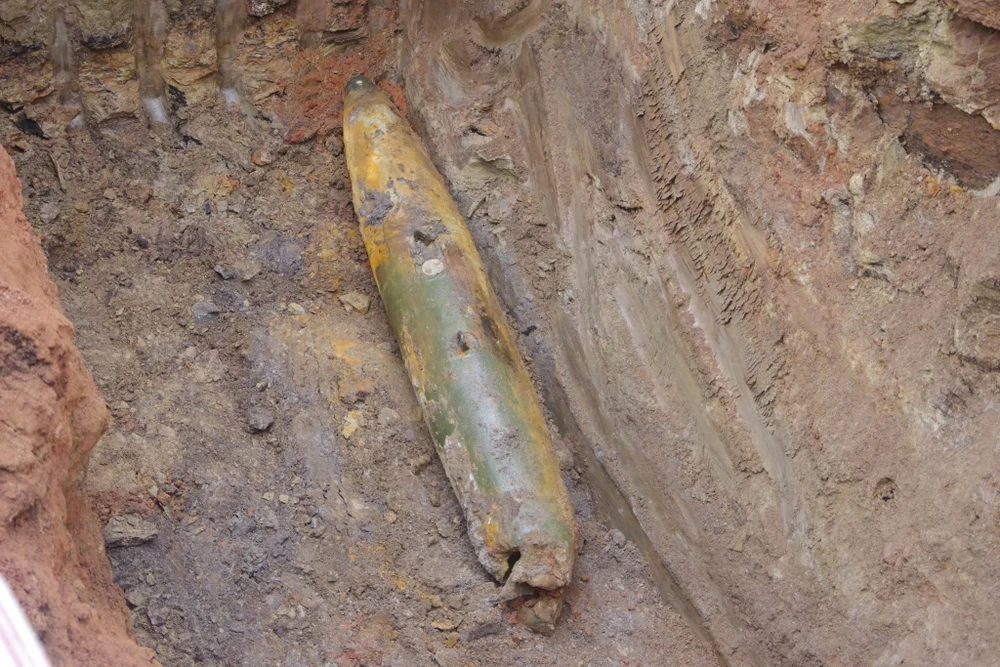 quả bom từ trường