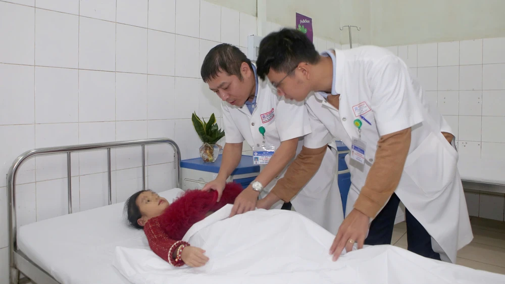 cứu sống bé gái