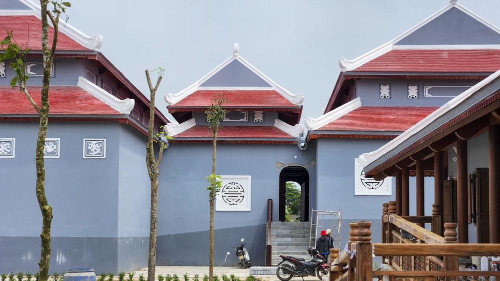 chum-anh-khu-luu-niem-tong-bi-thu-le-duan-sap-hoan-thanh (15).jpg