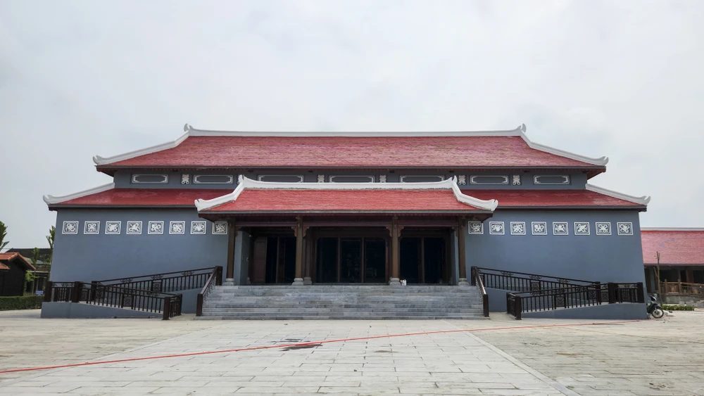 chum-anh-khu-luu-niem-tong-bi-thu-le-duan-sap-hoan-thanh (3).jpg