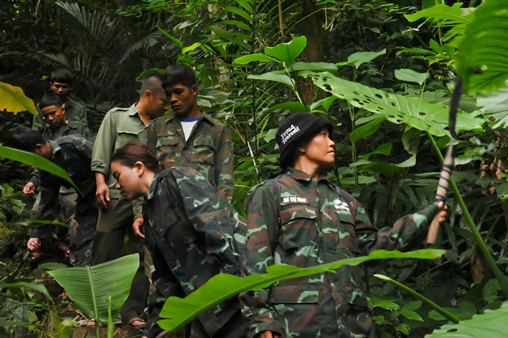 nhung-son-nu-giu-rung-truong-son (1).jpg