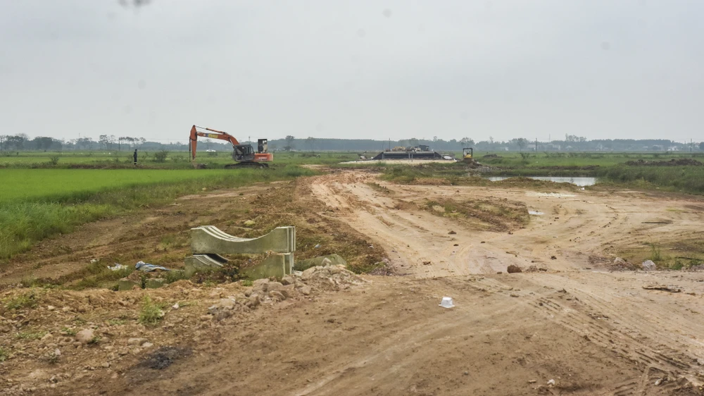 mat-bang-xoi-do-tuyen-duong-tranh-tp-dong-ha-gio-ra-sao (18).jpg