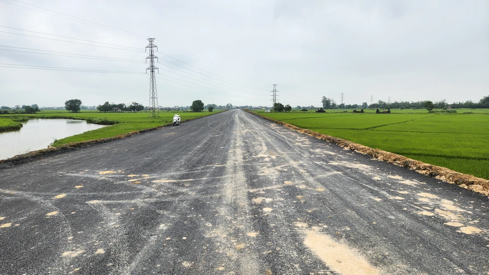 mat-bang-xoi-do-tuyen-duong-tranh-tp-dong-ha-gio-ra-sao (3).jpg