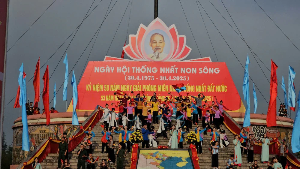 le-thuong-co-ben-di-tich-hien-luong-ben-hai (13).jpg