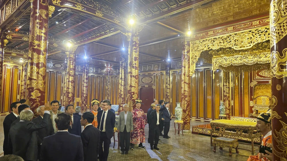 Ngai vàng ở Điện Thái Hòa