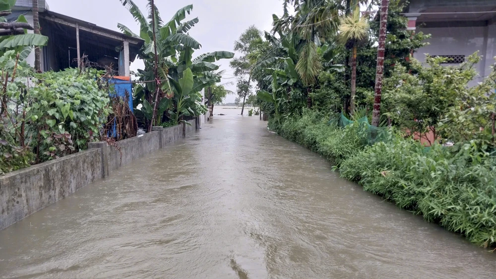 trận lũ trái mùa