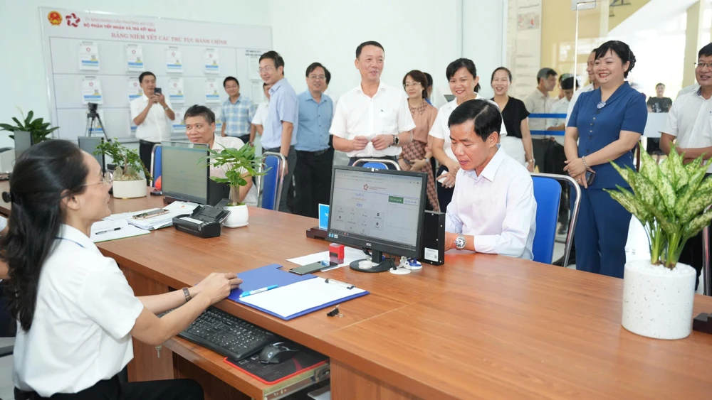 hue-van-hanh-thu-mo-hinh-chinh-quyen-hai-cap (3).jpg