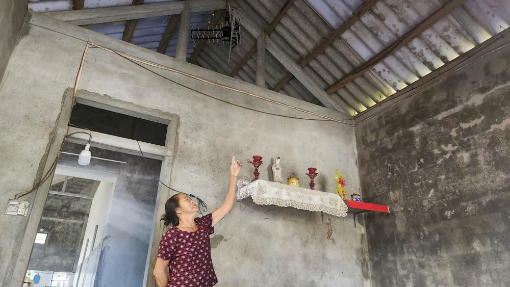 nguoi-dan-o-quang-tri-xe-rao-xay-nha-trong-vung-quy-hoach-cang-my-thuy (2).jpg