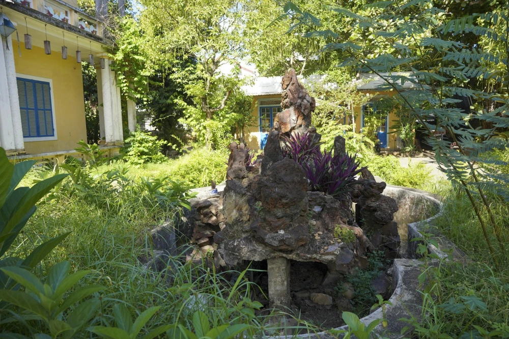 anh-leo-ben-trong-can-nha-ba-tu-cung-me-vua-bao-dai (6).jpg