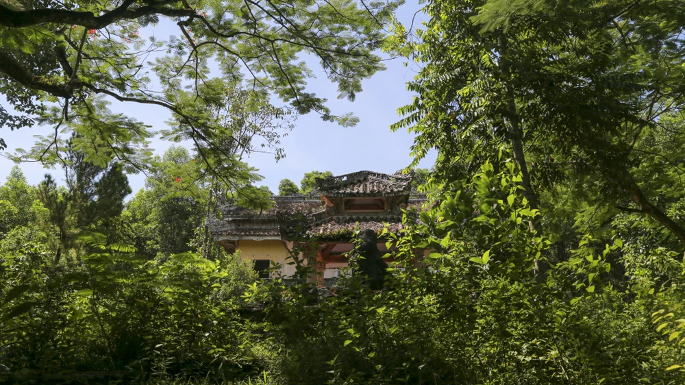 lanh-gay-ben-trong-dinh-thu-cua-bao-chua-mien-trung-ngo-dinh-can (21).jpg