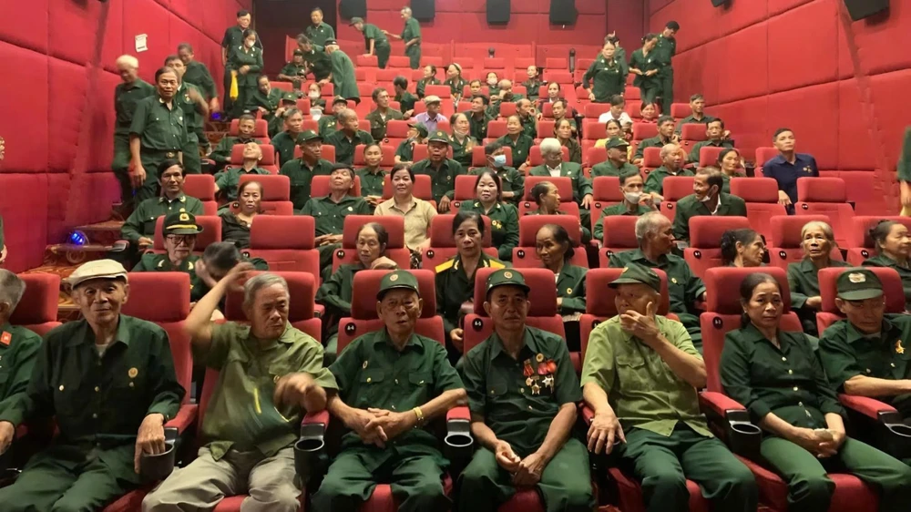 mua-do-ky-uc-ua-ve-va-nhung-nghia-cu-am-long-tren-manh-dat-quang-tri (1).jpeg