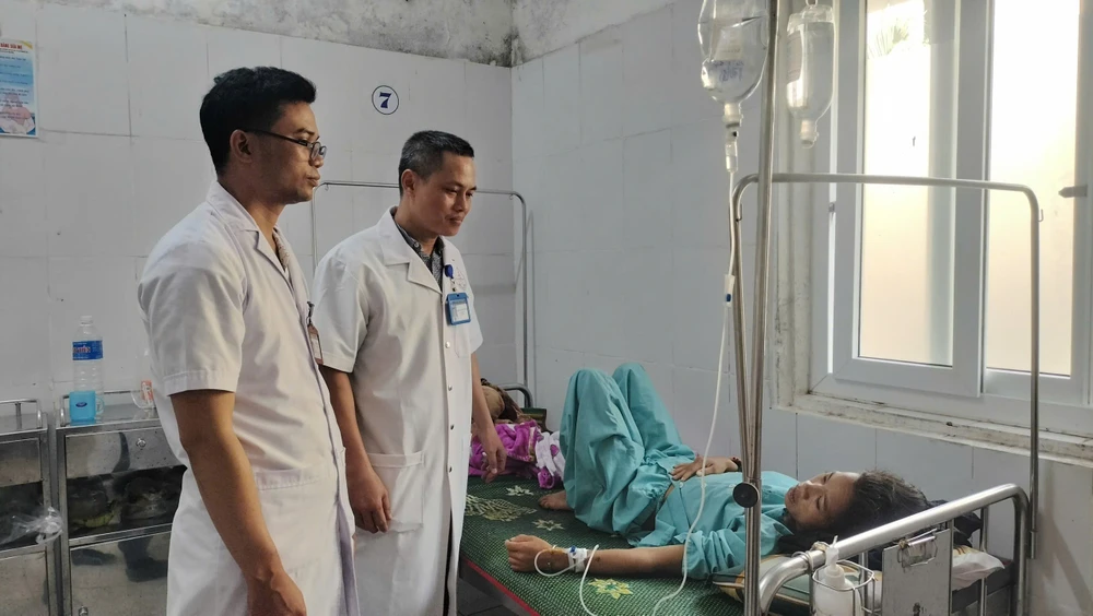 Kích hoạt báo động đỏ, phẫu thuật xuyên đêm cứu sản phụ vỡ thai ngoài tử cung