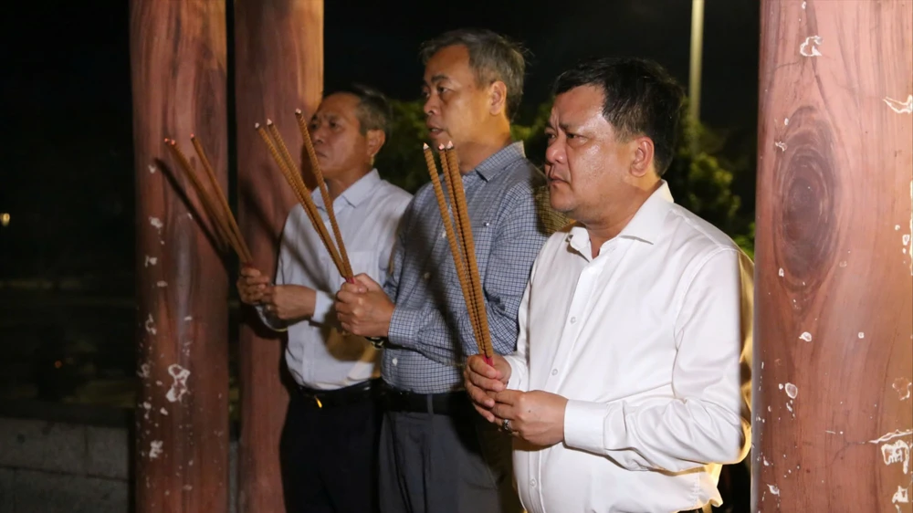 xuc-dong-le-gio-chung-tuong-niem-cac-liet-si-thanh-co (2).jpg