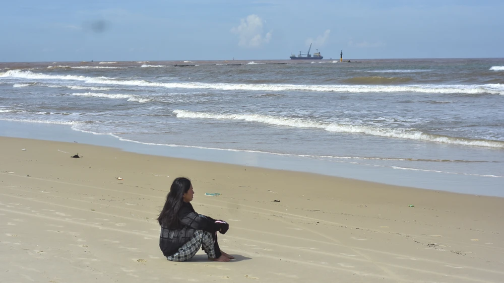 noi-dau-o-lai-sau-bao-so-10-nguoi-than-khac-khoai-ngong-cho-tin-thuyen-vien-mat-tich (1).jpg