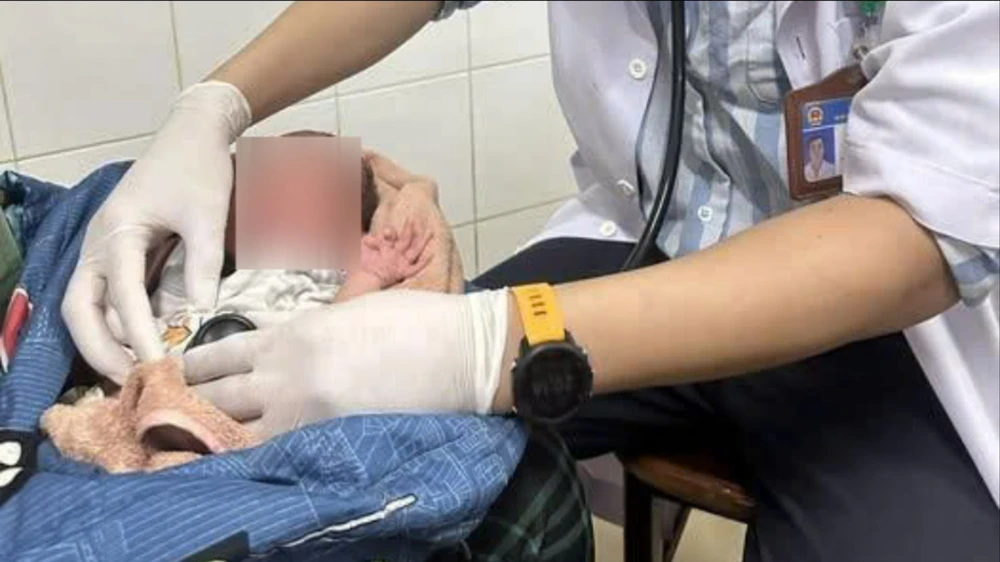 bỏ rơi dưới gốc cây tiêu