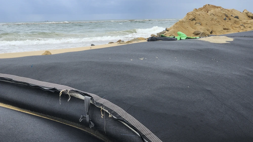 hue-chi-1-2-ti-dong-lam-ke-mem-khan-cap-cuu-bo-bien (18).jpg