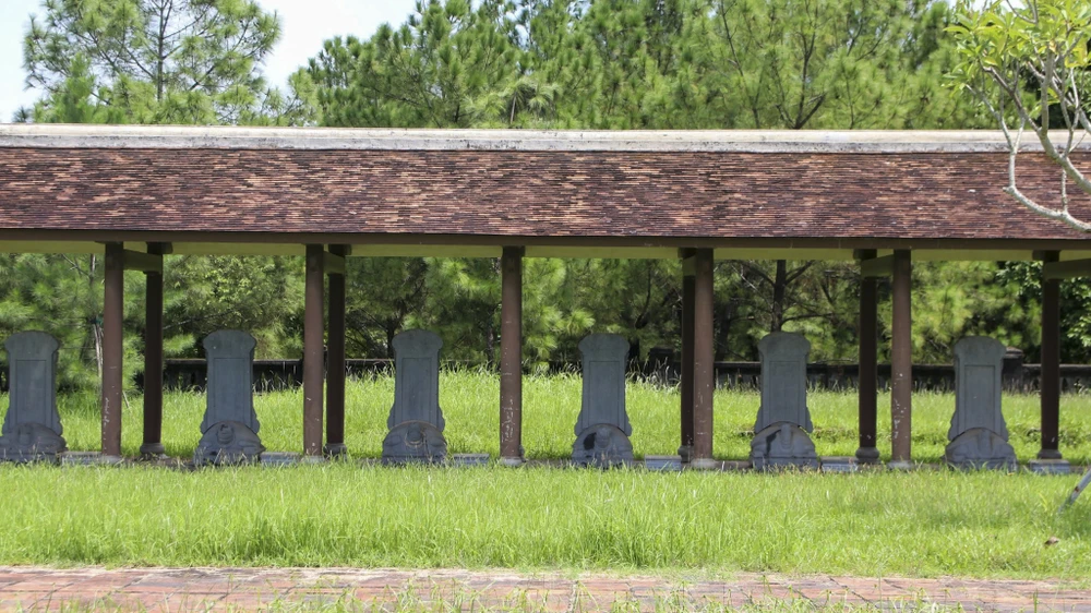 ben-trong-van-mieu-hue-truoc-khi-duoc-hoi-sinh-voi-du-an-hon-132-ti-dong (11).jpg