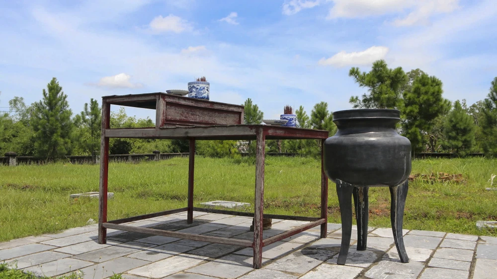 ben-trong-van-mieu-hue-truoc-khi-duoc-hoi-sinh-voi-du-an-hon-132-ti-dong (12).jpg