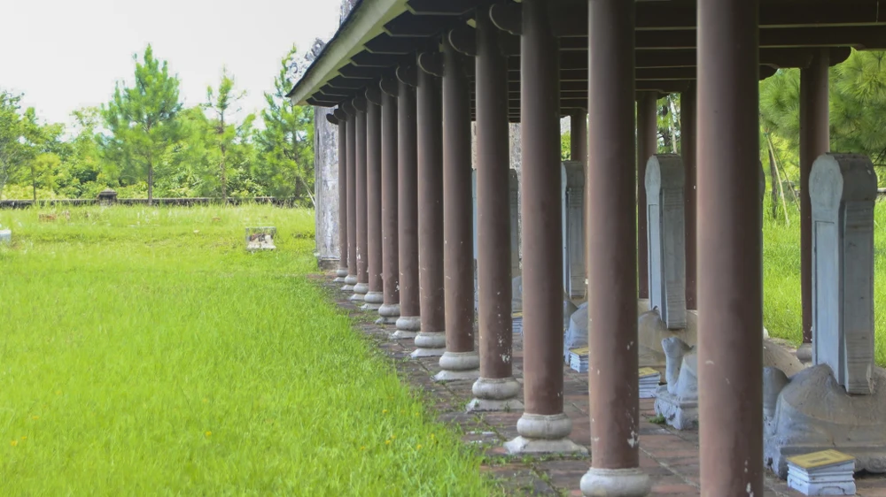 ben-trong-van-mieu-hue-truoc-khi-duoc-hoi-sinh-voi-du-an-hon-132-ti-dong (9).jpg