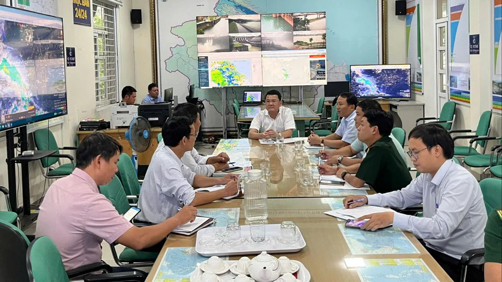 Mưa lớn, hồ chứa ở Huế đồng loạt tăng lưu lượng xả nước