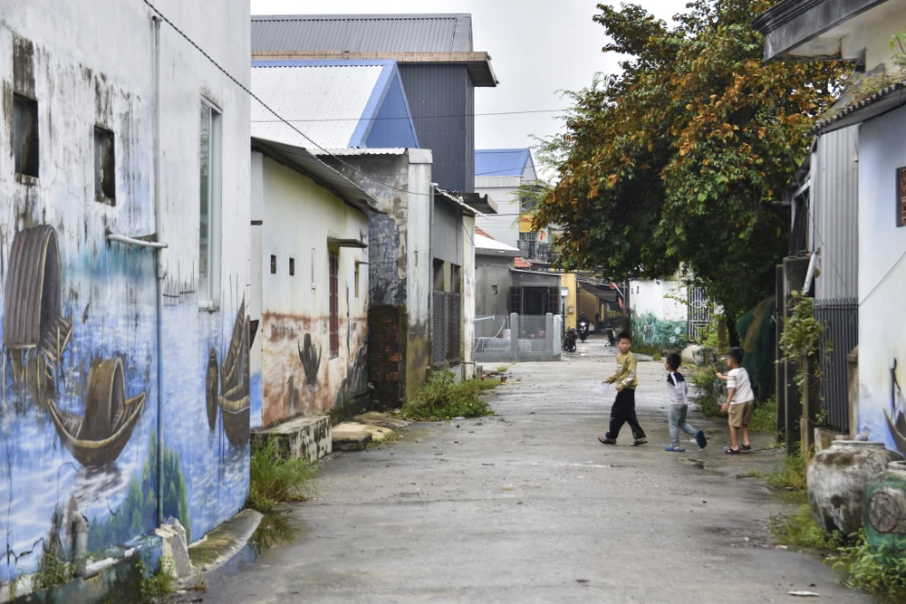 cho-noi-noi-tieng-nhat-xu-hue-bi-luc-binh-tan-cong (12).jpg