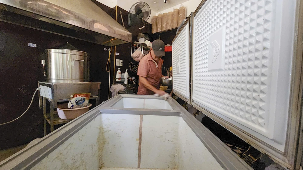 guoi-dan-thanh-noi-hue-vat-lon-trong-nuoc-lu (17).jpg